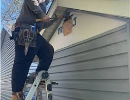 Siding Removal and Disposal in Raymore, MO